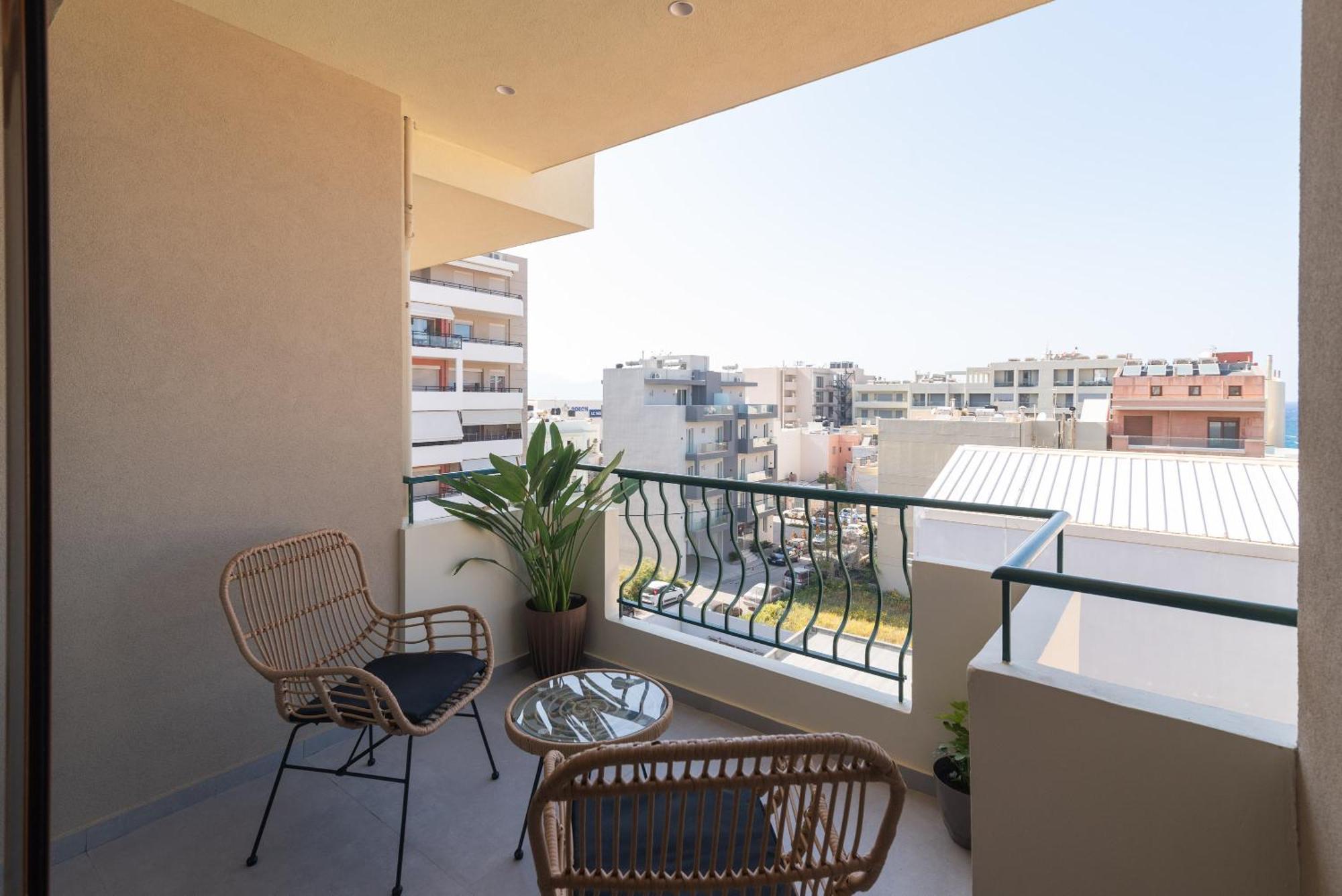 Alcyone Studios And Apartments Heraklion Exteriör bild