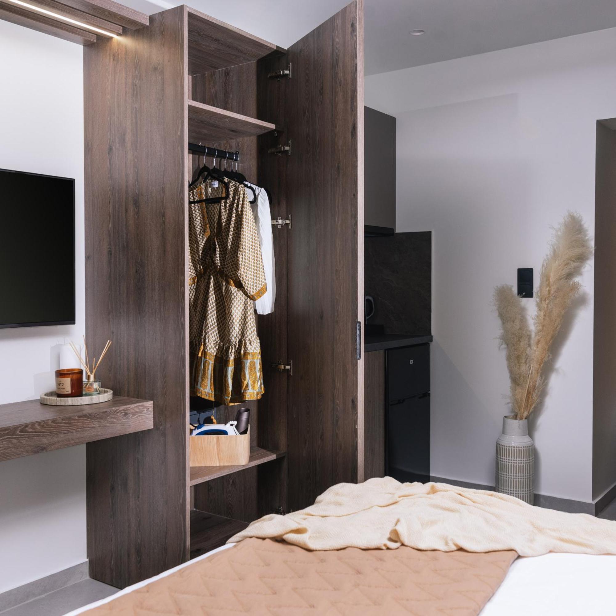 Alcyone Studios And Apartments Heraklion Exteriör bild